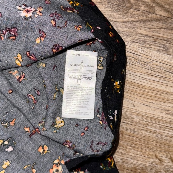 GAP • Black Floral Trapeze Dress - Picture 6 of 13